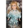 Image 3 : 3 Blonde Porcelain Dolls in Lace and Satin Dresses
