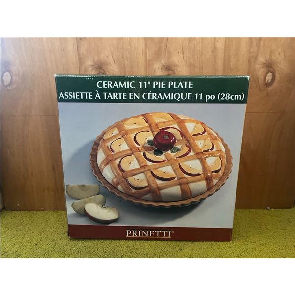 Prinetti Ceramic Pie Plate with Decorative Apple Design