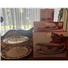 Image 10 : Poinsettia Christmas Serveware Set by Ancan