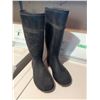 Image 5 : Work Air Work Shoes Size 8M and Black Rubber Boots Size 9
