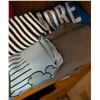 Image 12 : Graphic T-Shirts, TV and Animal Themes, Approx. 15 Pieces