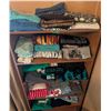 Image 1 : Graphic T-Shirts, TV and Animal Themes, Approx. 15 Pieces