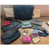 Image 1 : Handbags, Wallets, Purses, and Accessories