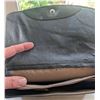 Image 4 : Handbags, Wallets, Purses, and Accessories