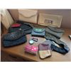 Image 5 : Handbags, Wallets, Purses, and Accessories