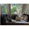 Image 2 : Lady's Handbag Collection—Genuine Leather and Mixed Materials