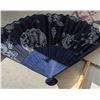 Image 8 : Asian Style Hand Fans and Parasol