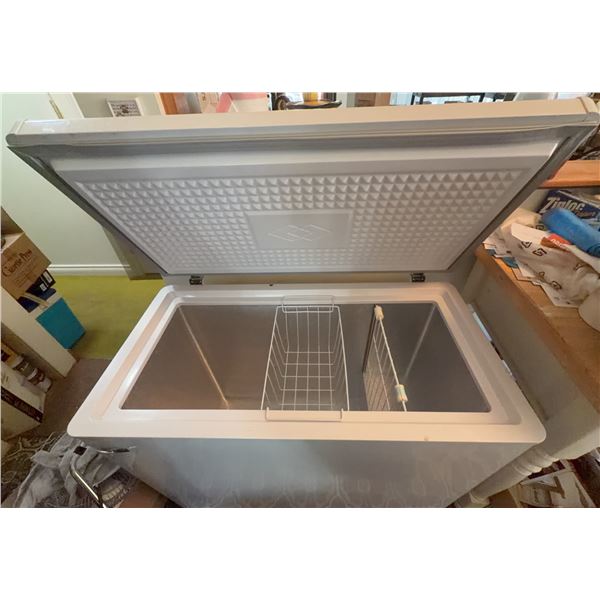 Danby Premiere DCF072A2WP Chest Freezer 7.2 cu ft