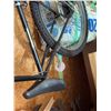 Image 6 : Free Spirit 12 Speed Road Bicycle with Helmet
