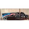 Image 1 : Franklin Mint 1:32 Scale Peterbilt Die-Cast Truck and Refrigerated Trailer