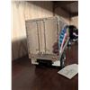 Image 4 : Franklin Mint 1:32 Scale Peterbilt Die-Cast Truck and Refrigerated Trailer