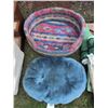 Image 3 : Pet Accessories With Beds, Steps, Leashes, and Blankets