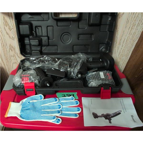 SeeSii Cordless Mini Chain Saw Kit with Case