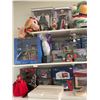Image 2 : Christmas Village Sets, Plush, Ornaments, and Décor