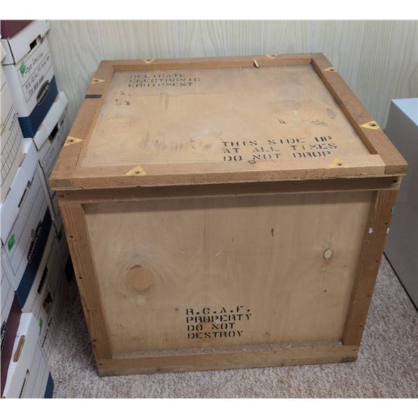 Wooden Shipping and Storage Crate With Lid