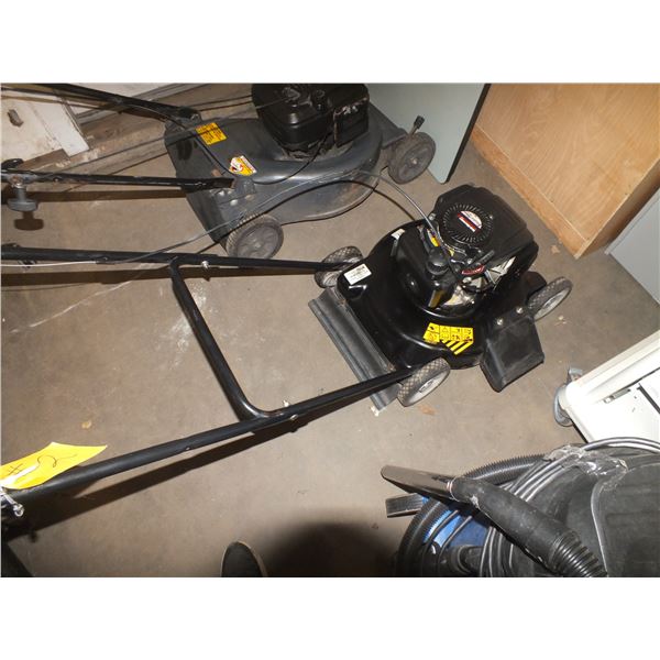 Yard Machines 139cc Lawnmower / no bag