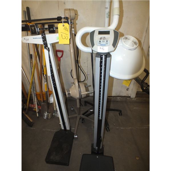 Two Weigh Scales & Two Medi Lights
