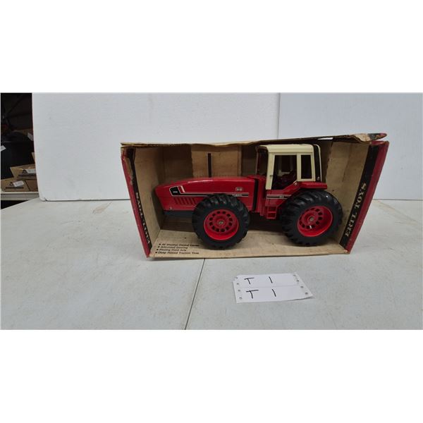Ertl International Harvester 3588 2+2 Articulated Tractor 1/16 Scale Die-Cast