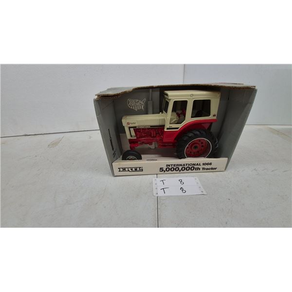 Ertl International 1066 5,000,000th Tractor 1/16 Scale Die-Cast Special Edition