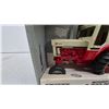 Image 3 : Ertl International 1066 5,000,000th Tractor 1/16 Scale Die-Cast Special Edition
