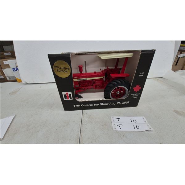 International Farmall 1256D 1/16 Scale Tractor, 17th Ontario Toy Show Exclusive Edition 2002