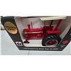 Image 2 : International Farmall 1256D 1/16 Scale Tractor, 17th Ontario Toy Show Exclusive Edition 2002