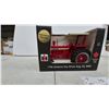 Image 4 : International Farmall 1256D 1/16 Scale Tractor, 17th Ontario Toy Show Exclusive Edition 2002