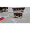 Image 6 : IH Farmall 806D Diesel 1/16 Scale Special Edition 18th Ontario Toy Show Aug. 24, 2003 Tractor