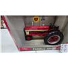 Image 2 : Ertl Farmall 460 Die-Cast Toy Tractor, 60th Anniversary Edition