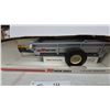 Image 2 : New Idea 1/16 Scale Metal Spreader Toy by Scale Models
