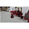 Image 2 : Ercoin International Harvester 86 Series Die-Cast Tractors, 1086 and 986 and 886 Models, Set of 3.
