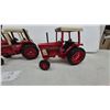 Image 4 : Ercoin International Harvester 86 Series Die-Cast Tractors, 1086 and 986 and 886 Models, Set of 3.