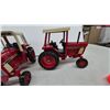 Image 7 : Ercoin International Harvester 86 Series Die-Cast Tractors, 1086 and 986 and 886 Models, Set of 3.