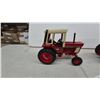 Image 9 : Ercoin International Harvester 86 Series Die-Cast Tractors, 1086 and 986 and 886 Models, Set of 3.