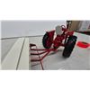 Image 11 : International Harvester Hydro 1026 Farmall Tractor and IH Grain Drill Replica Setdie cast