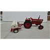 Image 7 : International Harvester Hydro 1026 Farmall Tractor and IH Grain Drill Replica Setdie cast