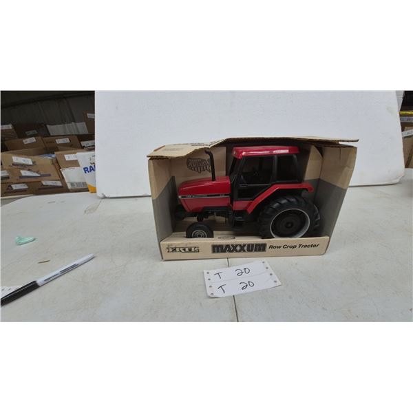 Ertl Case International 5120 Maxxum Row Crop Tractor Die-Cast Metal Model
