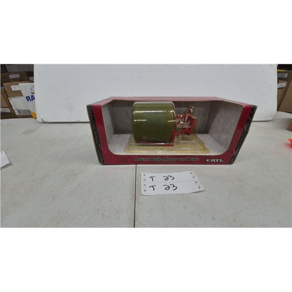 Ertl 1/16 Scale Die-Cast Metal Round Bale Mover and Bale, L463Z