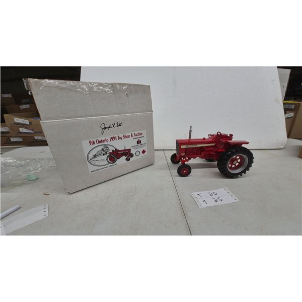 International Farmall 756 Die-Cast Tractor, 9th Ontario 1994 Toy Show and Auction Edition
