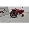 Image 5 : International Farmall 756 Die-Cast Tractor, 9th Ontario 1994 Toy Show and Auction Edition