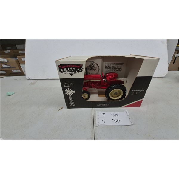 Country Classics by Scale Models 1/16 Scale International 606 Tractor