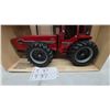 Image 4 : International Harvester 6788 Articulated 4WD Toy Tractor 1/16 Scale