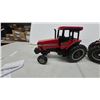 Image 2 : Case International 7210 and International Case 2594 Die-Cast Toy Tractors