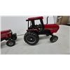 Image 5 : Case International 7210 and International Case 2594 Die-Cast Toy Tractors