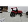 Image 6 : Case International 7210 and International Case 2594 Die-Cast Toy Tractors