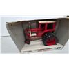 Image 2 : Ertl International Harvester 1568 V8 Tractor Die-Cast Model