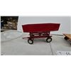Image 4 : Die-Cast Red Grain Wagon and Flatbed Trailer Toy Set 1/16