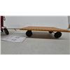 Image 9 : Die-Cast Red Grain Wagon and Flatbed Trailer Toy Set 1/16