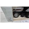 Image 3 : AGCO White 6195 Die-Cast Tractor, 1/16 Scale, Rubber Tires, Steerable