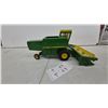 Image 3 : Vintage John Deere 6600 Die-Cast Toy Combine Harvester With Grain Header